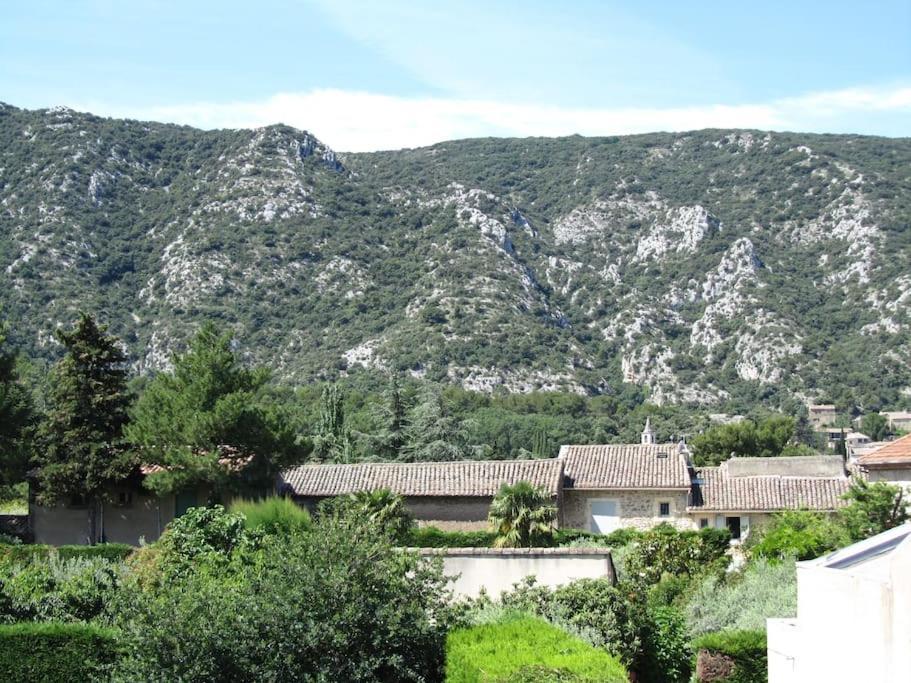 Le Maset Des Aires Avec Vue Sur Le Luberon Et Son Jacuzzi Exterieur Disponible De Juin A Mi-Septembre Maubec  Ngoại thất bức ảnh